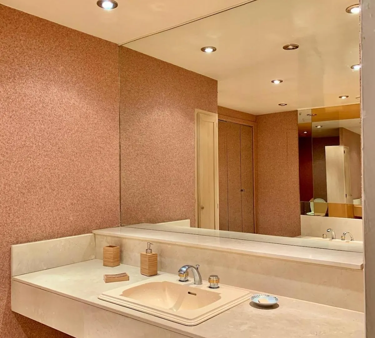 Chambre Boulogne-sur-Gesse 아파트